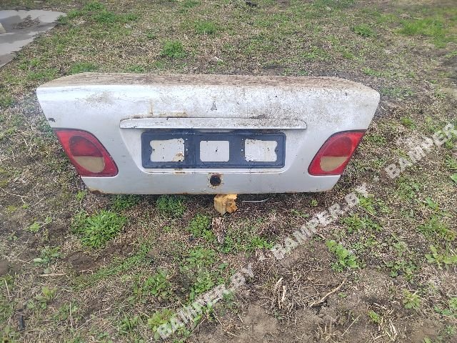 Фонарь крышки багажника правый